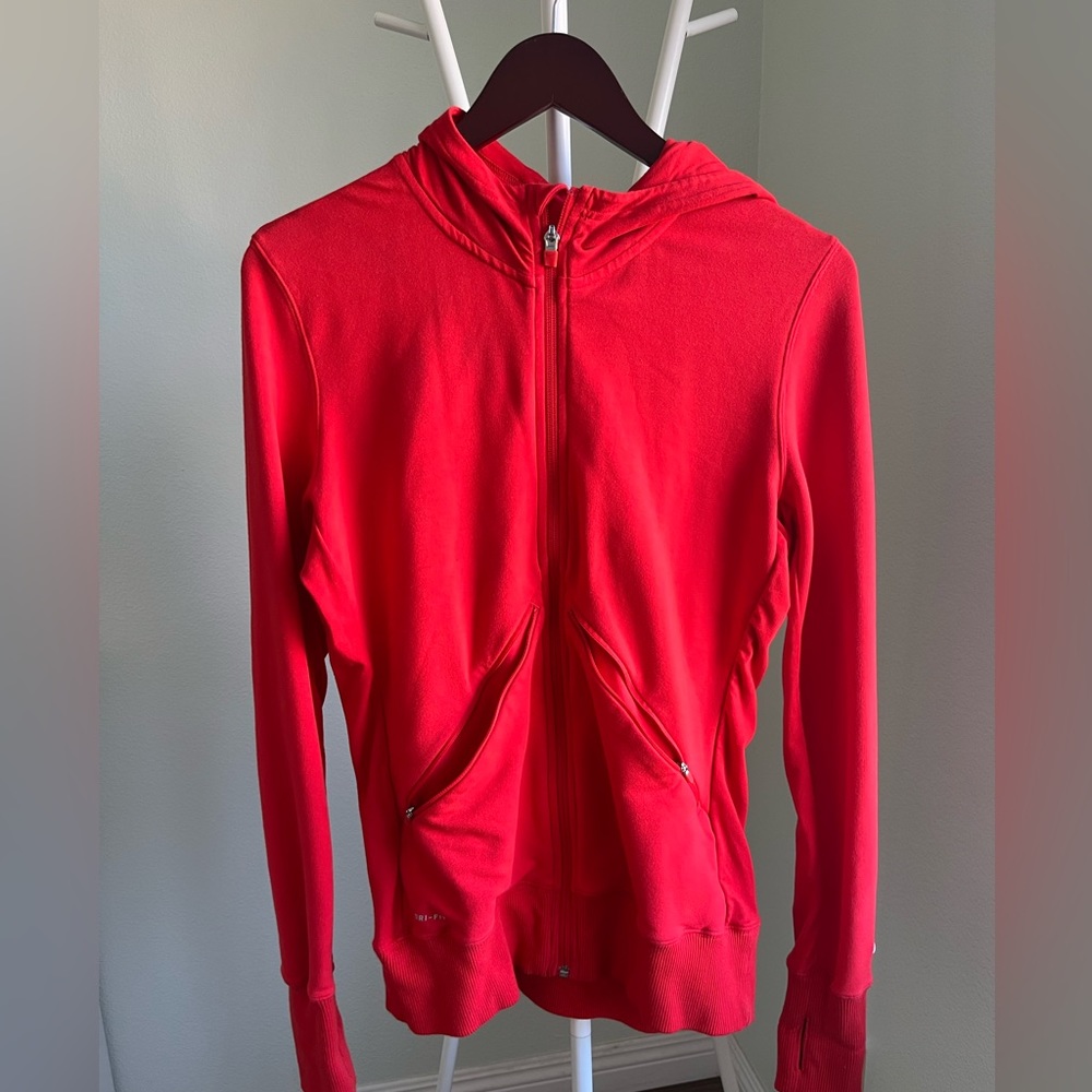 Nike Fit Dry Hoodie Size Medium  color: RED